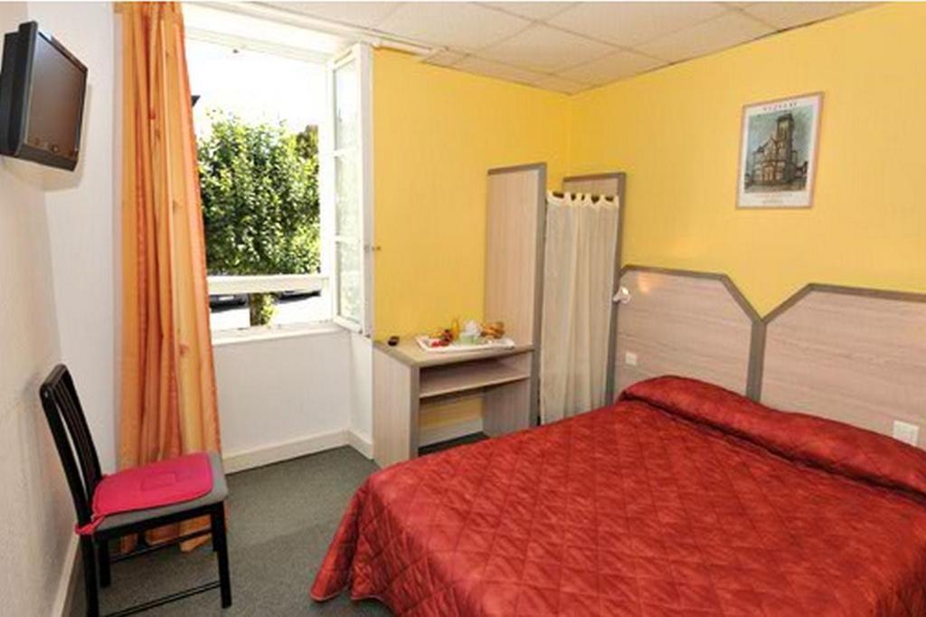Le Compostelle Hotel Vézelay Szoba fotó
